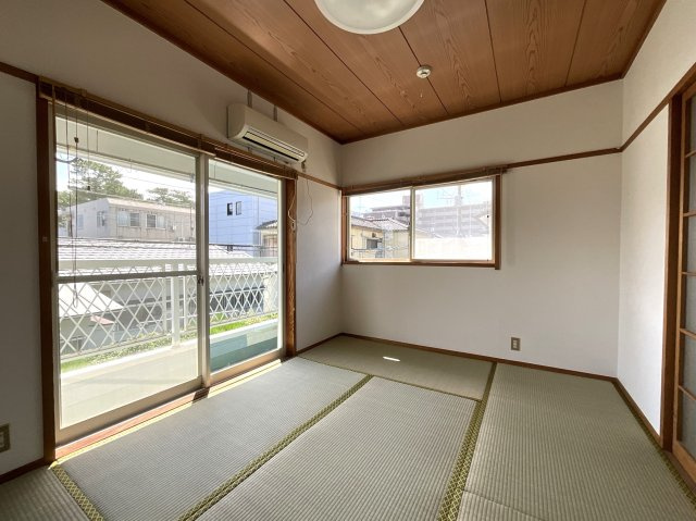 【居間・リビング】 | 全世帯角部屋で２面採光となっており、日当り良好です。