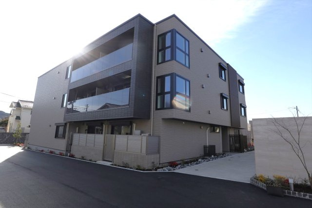 ＧＲＡＮＤ　ＧＲＥＩＧＥ（グラングレージュ）の外観