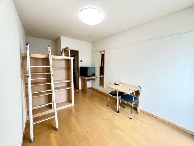 レオパレスルチェンテの居間・リビング|おしゃれなリビングです