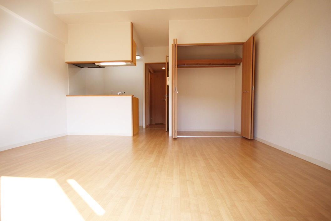 茜苑レジデンスの居間・リビング|居間です