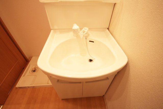 茜苑レジデンスの洗面所|広い洗面スペース