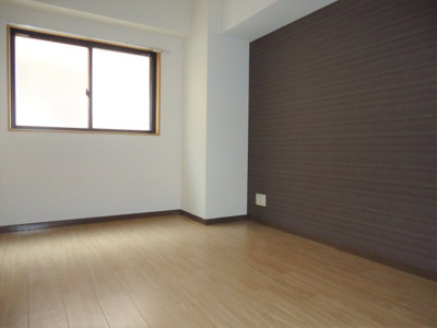 【寝室】 | 五豊マンション | 西側洋室6帖