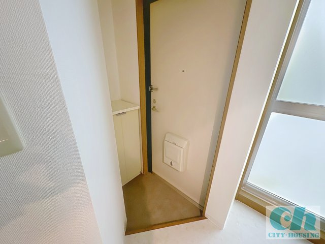 メゾンシャルム 101号室の玄関