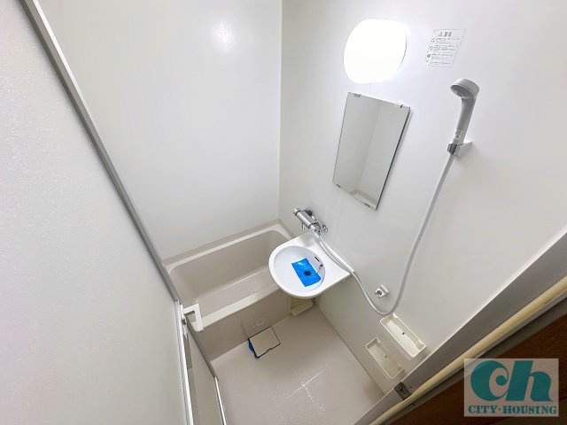 メゾンシャルム 101号室の浴室