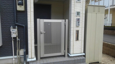 【玄関】 | レオパレスコヅチⅡ | 明るい玄関です