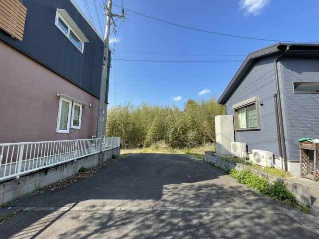 鹿児島市吉野町　土地の周辺|幅員約6ｍの鹿児島市道に接する部分の様子です。