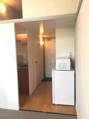 【玄関】 | レオパレスＯｒｋ | 104.203号室　家具・家電無し