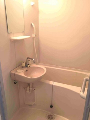 【浴室】 | レオパレスＯｒｋ | 落ち着いた空間のお風呂です