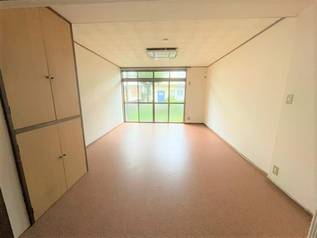 【洋室】 | 1階洋室（9帖）