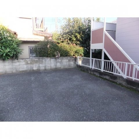 シャトル金山駐車場の内装|使いやすいリビングです