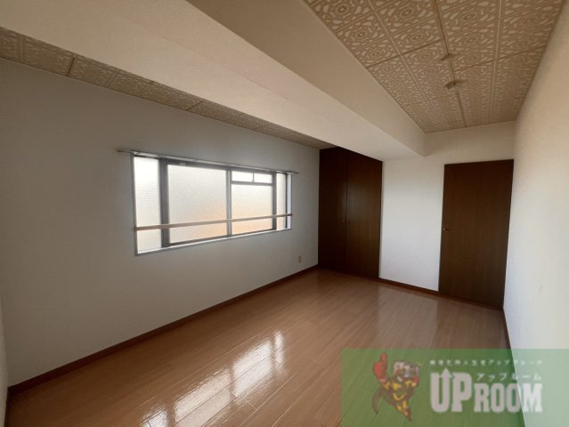 グランドール須崎の居間・リビング