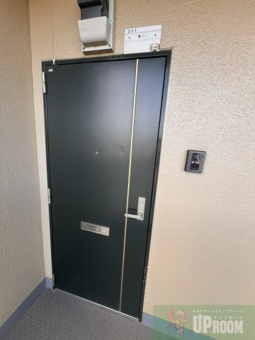 グランドール須崎の玄関