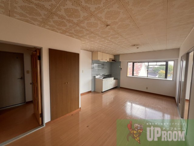 グランドール須崎の居間・リビング