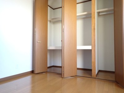 【収納】 | 黒石市泉町一棟売りアパート | 専用の収納スペースです。洋室。