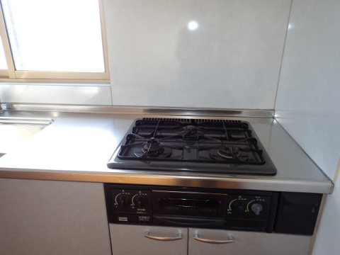 【設備】 | 黒石市泉町一棟売りアパート | ガスコンロ付き3口