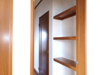 【収納】 | 黒石市泉町一棟売りアパート | こまごまとしたものを収納できそうですね