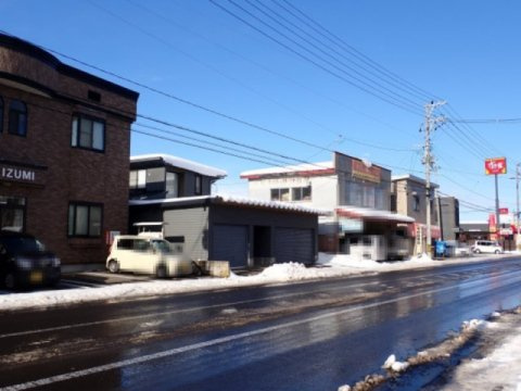 【その他】 | 黒石市泉町一棟売りアパート | 前面道路