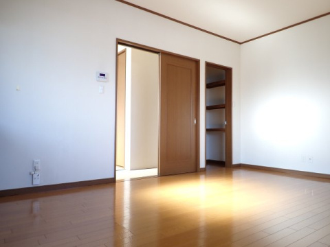 【居間・リビング】 | 黒石市泉町一棟売りアパート | 内装