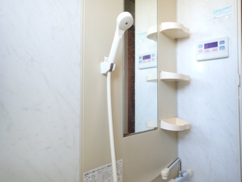 【浴室】 | 黒石市泉町一棟売りアパート | きれいなお風呂です