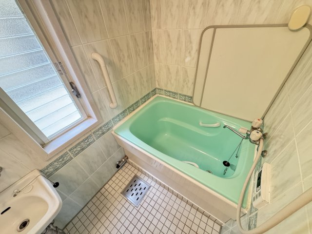 ファースト松戸ハイツⅡの浴室