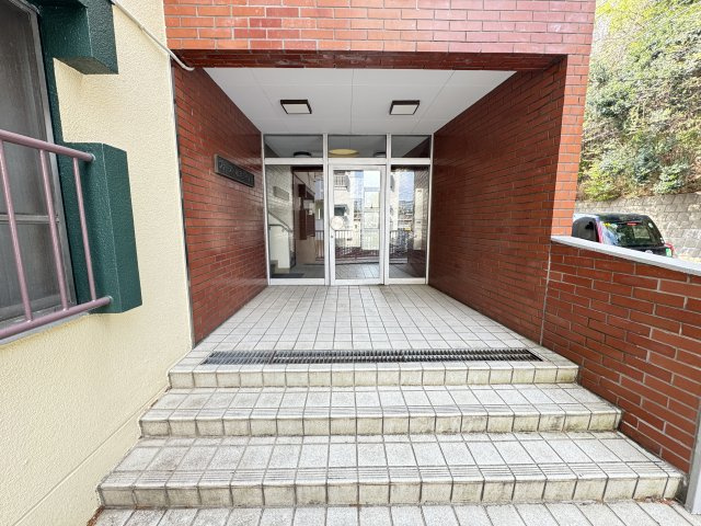 ファースト松戸ハイツⅡのエントランス