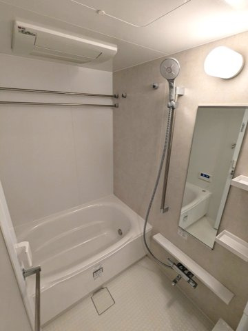 Urbanex日本橋馬喰町Ⅱの浴室|追焚オートバス、浴室換気乾燥機、ワイドシャワーヘッド