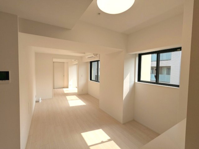 Urbanex日本橋馬喰町Ⅱの展望|上層階は日当たり良好です、インターネット無料、リビングと各洋室にエアコン・照明付、リビングの一部に床暖房、11F12Fアレクサ付スマートホーム他プレミア部屋