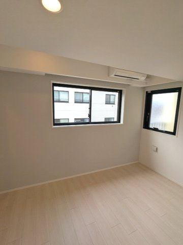 Urbanex日本橋馬喰町Ⅱの内装|4.6帖洋室、ウォークインクローゼット、インターネット無料、リビングと各洋室にエアコン・照明付、11F12Fアレクサ付スマートホーム他プレミア部屋