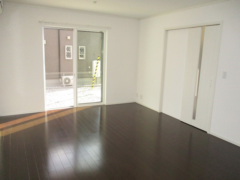 コンコルディア　シティ　いだかだい Ｂ棟の居間・リビング