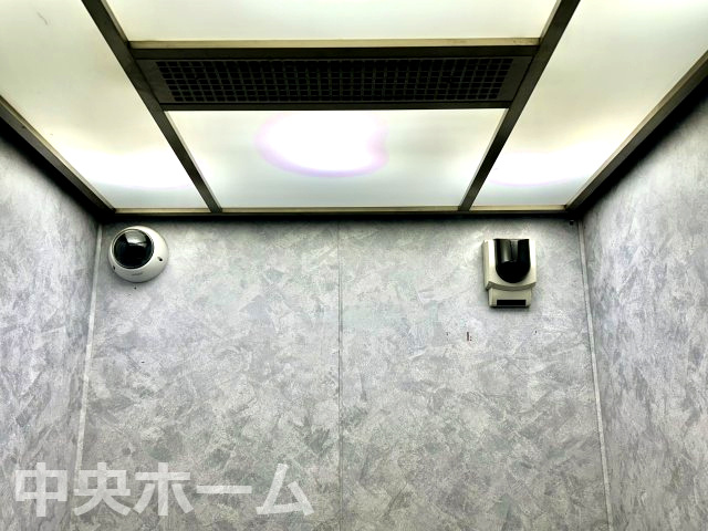 ハイツ西日暮里の防犯設備|【防犯カメラ】何かあった時の大事な証拠になることももちろんなりますが、防犯というくらいですので大事なのは防犯カメラがあることによって抑止力につながることですよね。