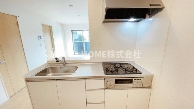丹波市柏原町南多田のアパートのキッチン|3口コンロ付きのカウンターキッチンです！！