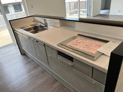 【キッチン】 | 星和台６丁目　新築戸建 | アイランドキッチンです。二人並んでの調理作業も余裕ですね。