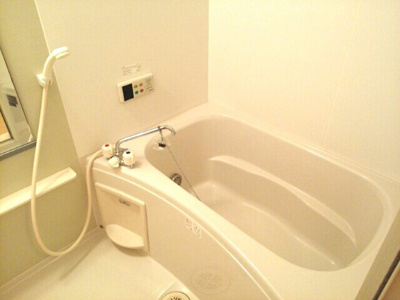 【浴室】 | ラ・カサ・デル・スエーニョⅡ | きれいなお風呂です