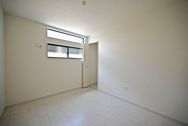 テラシエ上大市5丁目新築一戸建て│4LDK+駐車1台可の洋室|－洋室5.2帖(2F)-