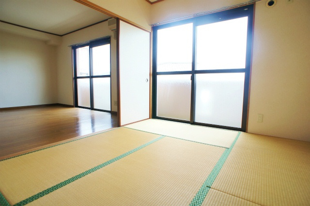 グランディールの内装|※別号室のお写真です