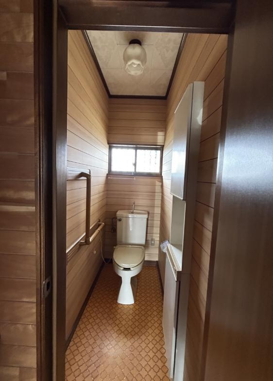 日立市石名坂町1丁目　中古戸建のトイレ