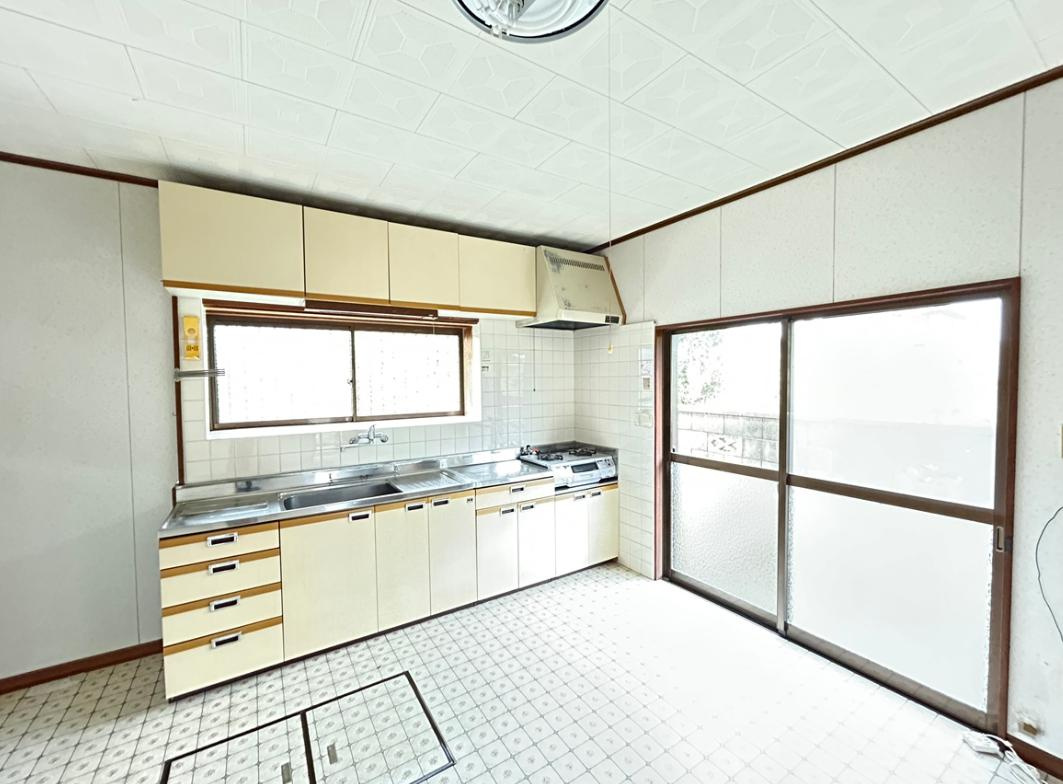 日立市石名坂町1丁目　中古戸建のキッチン