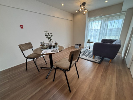 イトーピア向日マンションC棟の居間・リビング