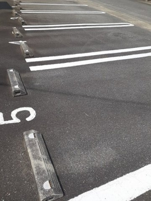 【駐車場】 | サニーサイドＵＰ | 駐車場に車を止められます