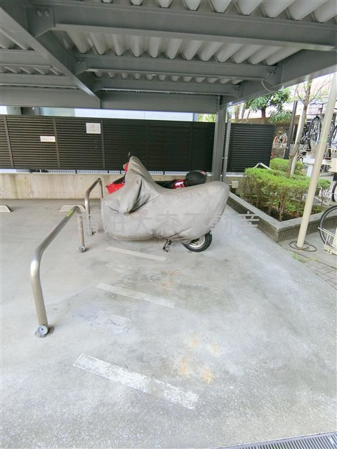 プラムハイツ澤田のその他共用部分|バイク置き場　空き状況等詳細はお問合せください。