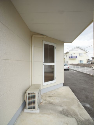 【バルコニー】 | 飯島コーポ8号棟 | 日当たり良好！お洗濯物がたくさん干せます♪