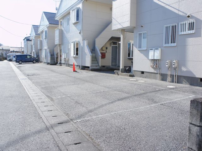 【駐車場】 | 飯島コーポ8号棟 | 駐車場2台可能です♪