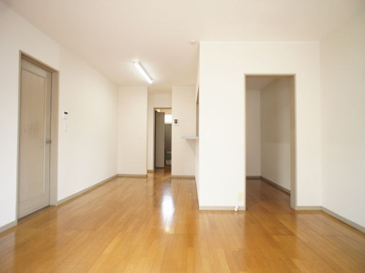 【居間・リビング】 | 飯島コーポ8号棟 | 快適に過ごせるエアコンが付いています♪