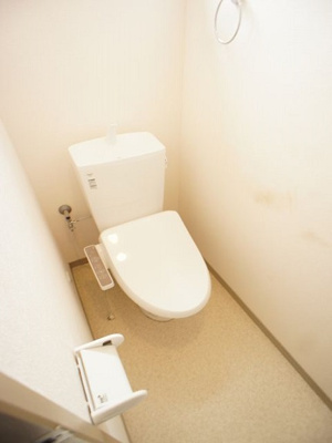 【トイレ】 | 飯島コーポ8号棟 | 温水洗浄暖房便座機能付きです♪