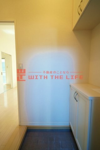 サンビスタ21【キャッシュバック対象物件】の玄関|収納もある玄関です