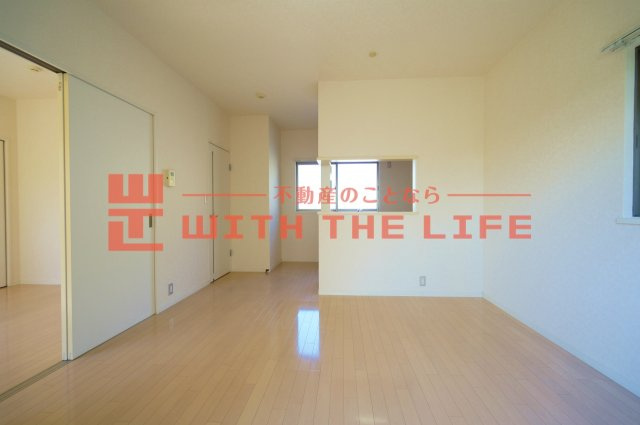 サンビスタ21【キャッシュバック対象物件】の居間・リビング|使いやすい居間です