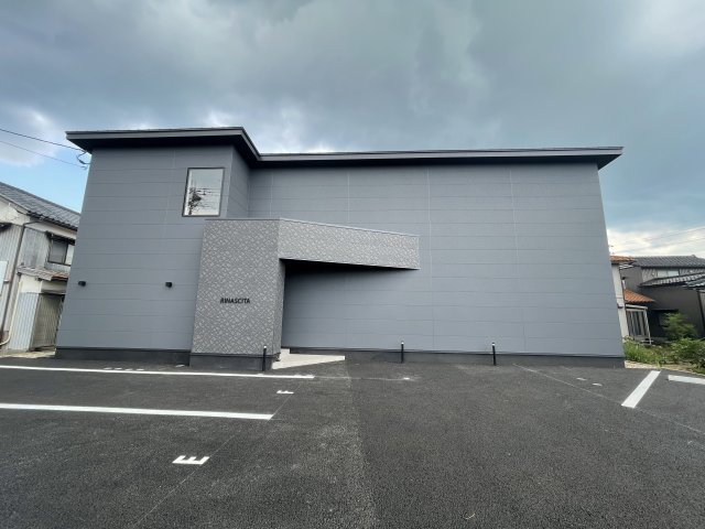 リナシータの外観