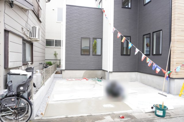 草加市清門3丁目　新築分譲住宅の駐車場