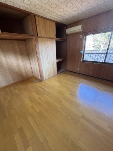 江良三丁目中古住宅の洋室