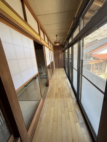 江良三丁目中古住宅の内装